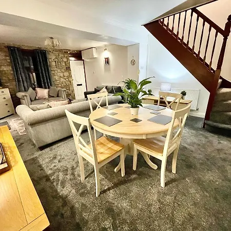 Traditional Cosy Pet Friendly Cottage By The Canal With Cymru Holidays Cwmbran Buitenkant foto