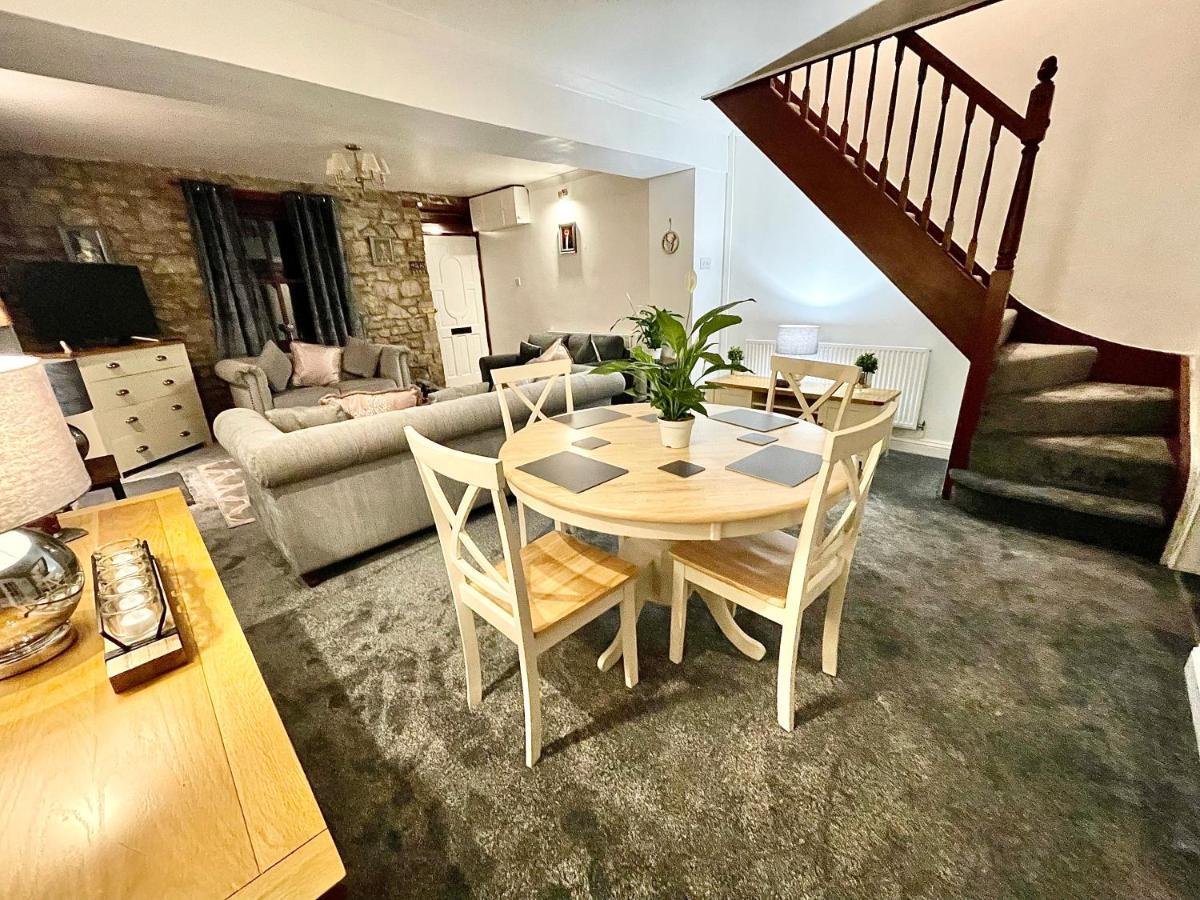 Holiday home Traditional Cosy Pet Friendly By The Canal With Cymru Holidays *